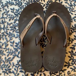 Cushion Reef Sandals Women’s Size 8